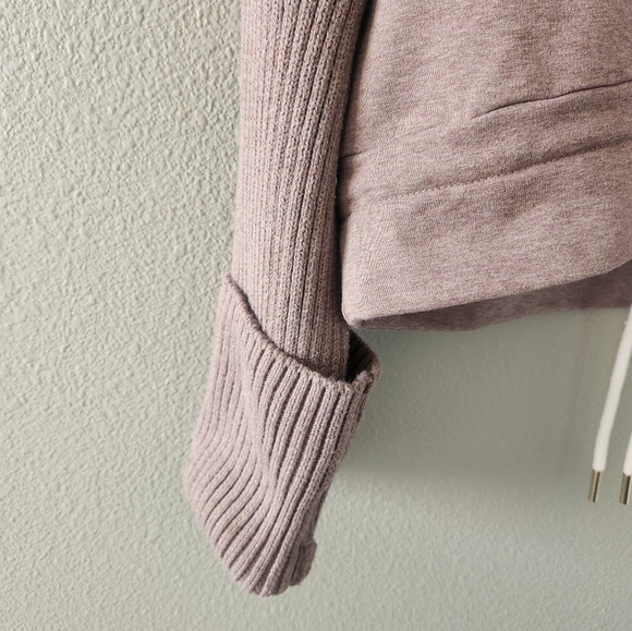 Varley Mauve Turtleneck Sweatshirt - Picture 4 of 16